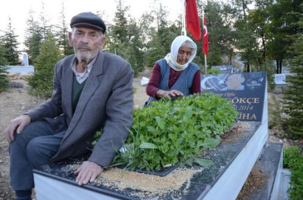 1 Yıldır Oğluna Ağlıyor!