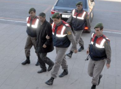 Aşkına Karşılık Alamayınca Kalbinden Vurdu!