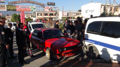 Dur İhtarına Uymadı İki Polisi Yaraladı!