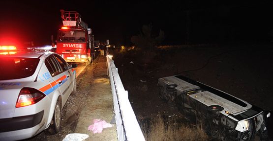 Mültecileri Taşıyan Otobüs Kaza Yaptı!